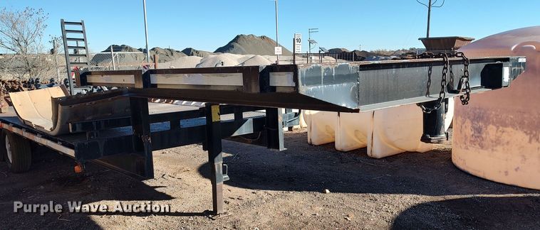 image for item MJ9280 2001 International  drop deck equipment trailer