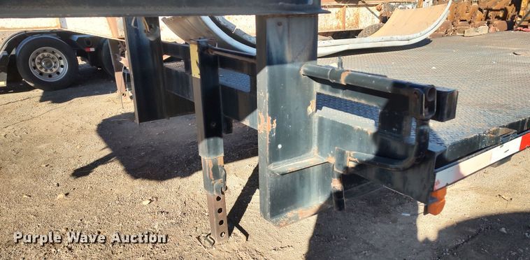 image for item MJ9280 2001 International  drop deck equipment trailer