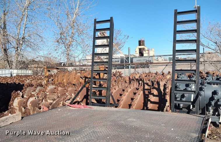 image for item MJ9280 2001 International  drop deck equipment trailer