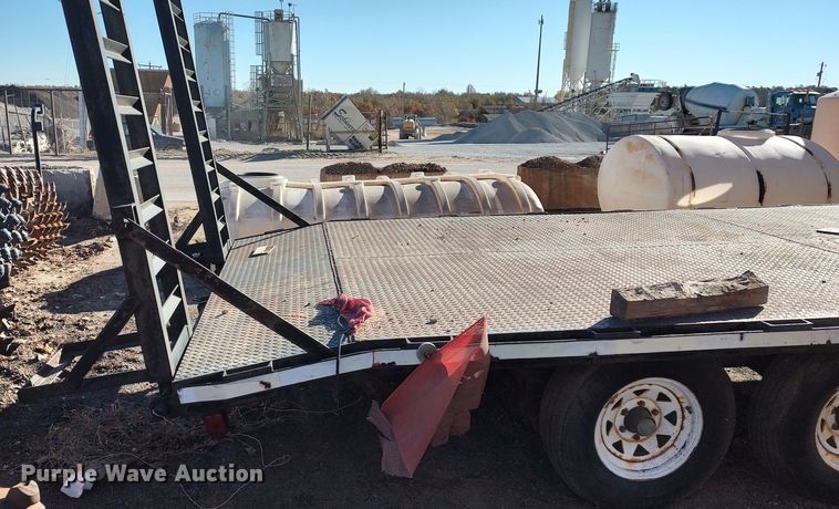 image for item MJ9280 2001 International  drop deck equipment trailer