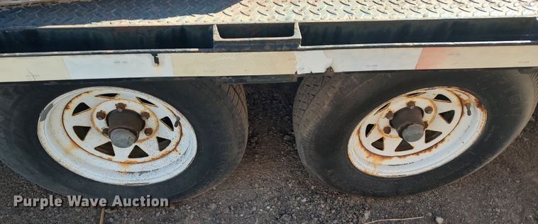 image for item MJ9280 2001 International  drop deck equipment trailer