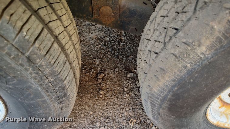 image for item MJ9280 2001 International  drop deck equipment trailer