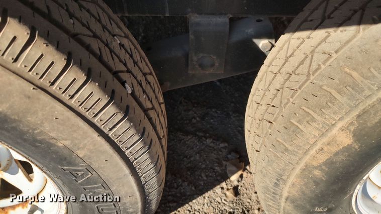 image for item MJ9280 2001 International  drop deck equipment trailer