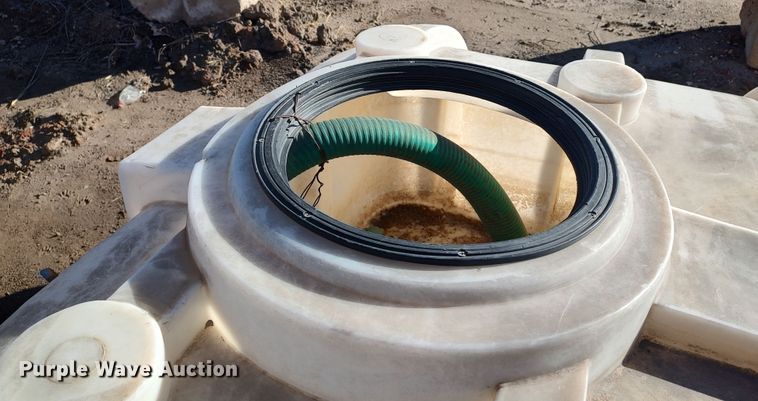 image for item MJ9281 Poly tank