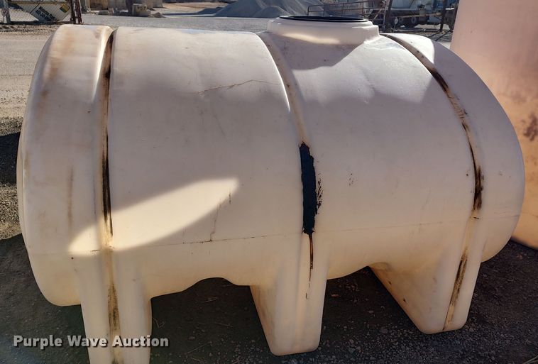 image for item MJ9282 Poly tank