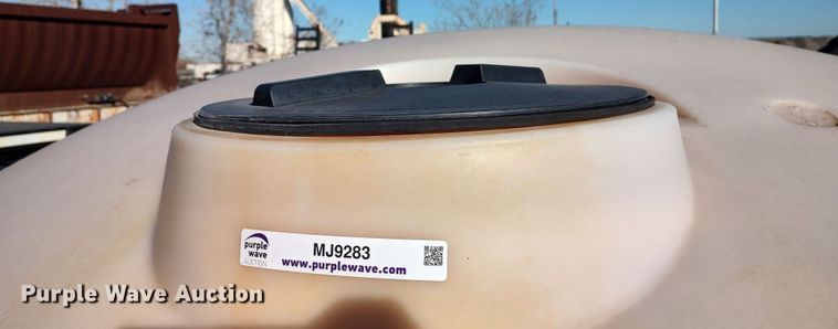 image for item MJ9283 Poly tank
