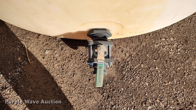 image for item MJ9283 Poly tank