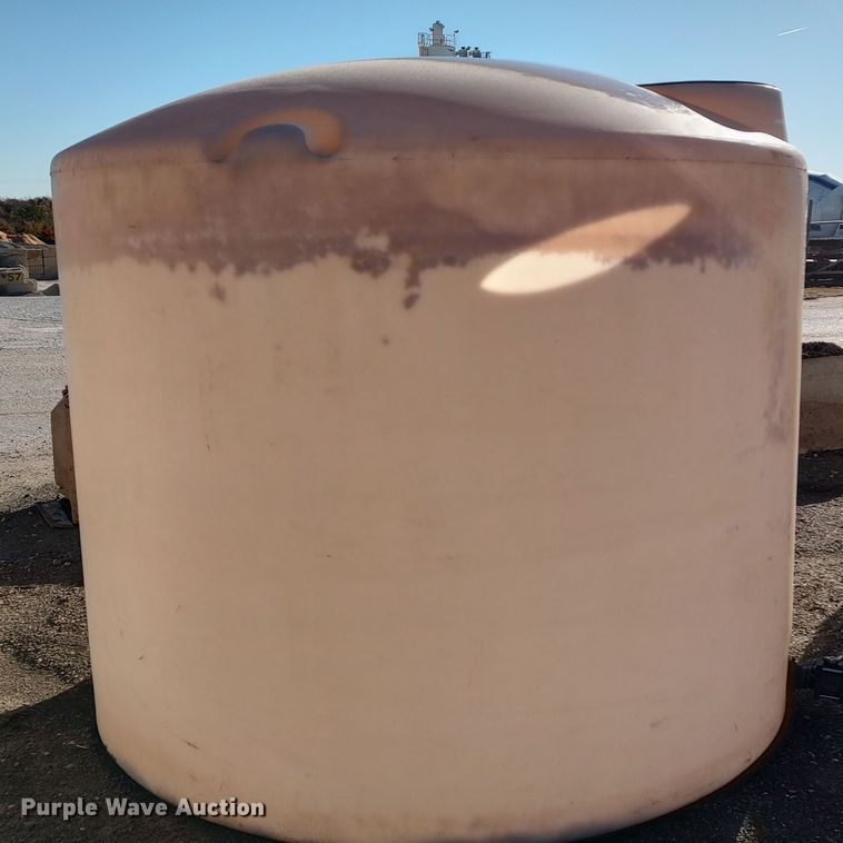 image for item MJ9284 Poly tank