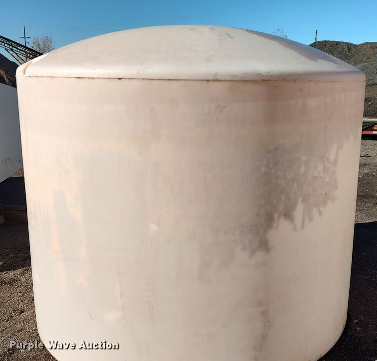 image for item MJ9284 Poly tank