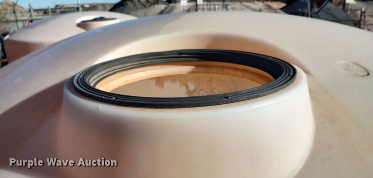 image for item MJ9284 Poly tank