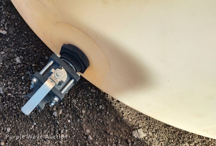 image for item MJ9284 Poly tank