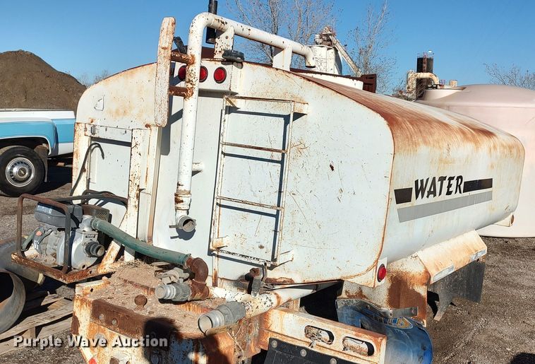 image for item MJ9285 Water tank bed