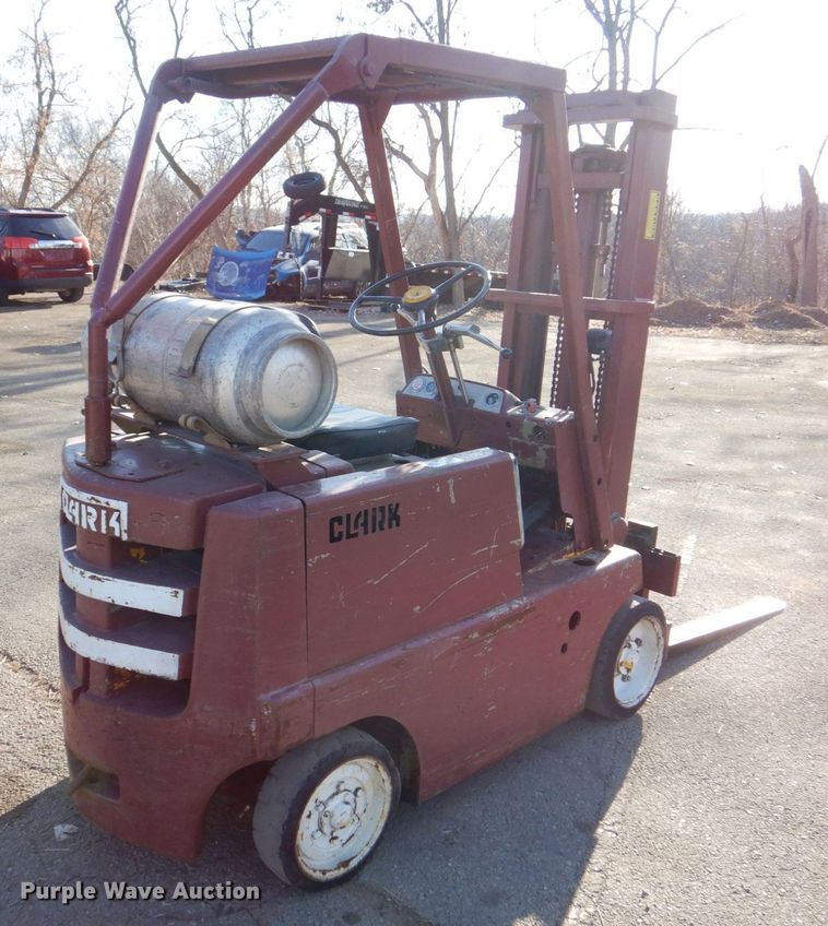 image for item MJ9886 Clark C40B IH40  forklift