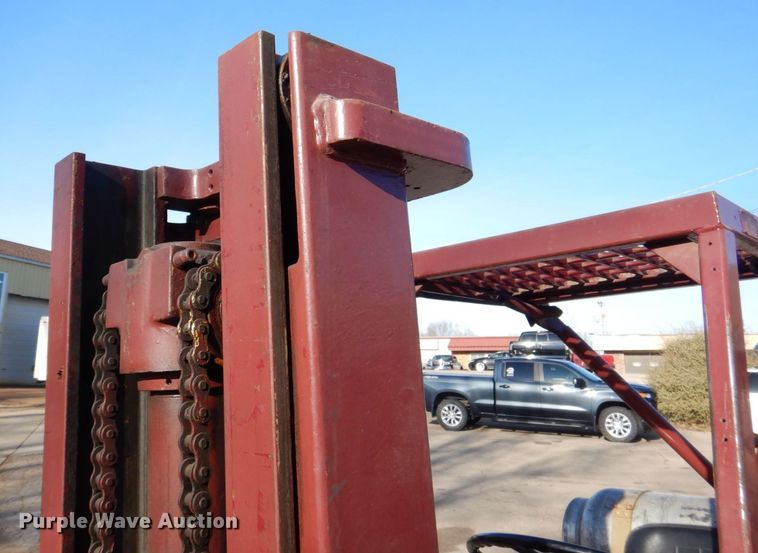 image for item MJ9886 Clark C40B IH40  forklift