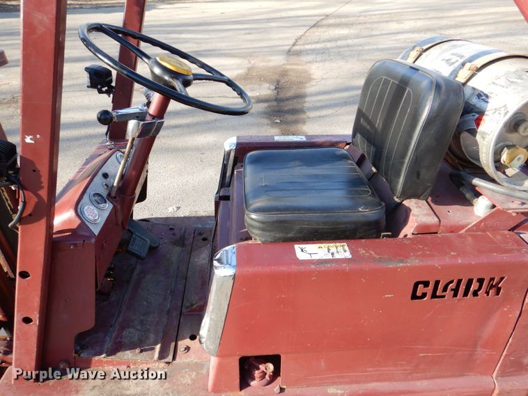 image for item MJ9886 Clark C40B IH40  forklift