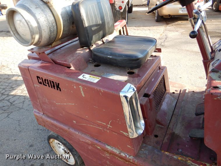 image for item MJ9886 Clark C40B IH40  forklift