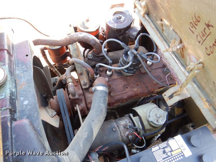 image for item MJ9886 Clark C40B IH40  forklift