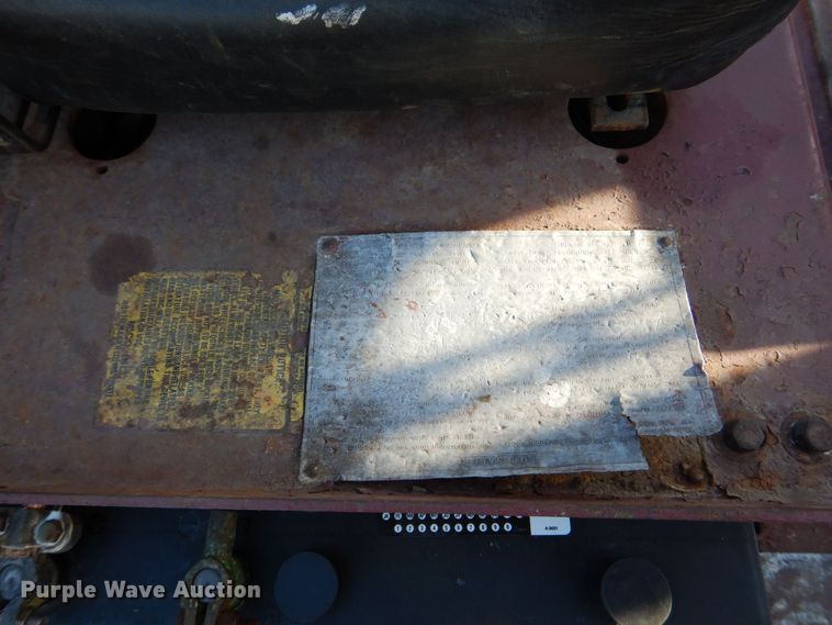 image for item MJ9886 Clark C40B IH40  forklift