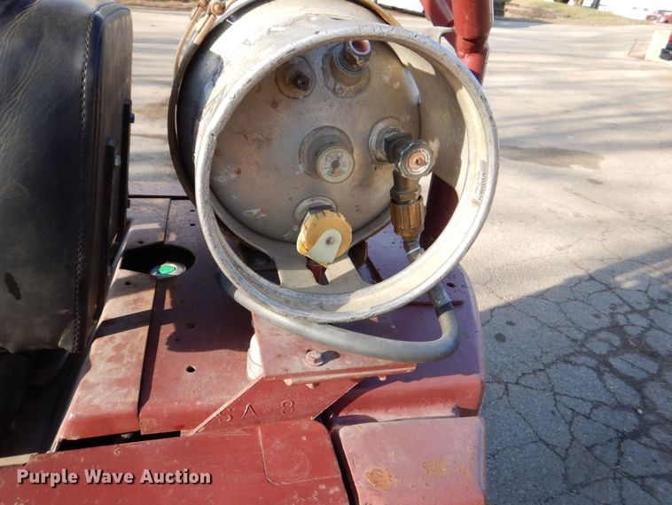 image for item MJ9886 Clark C40B IH40  forklift