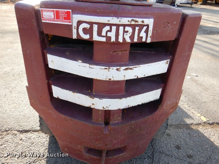image for item MJ9886 Clark C40B IH40  forklift