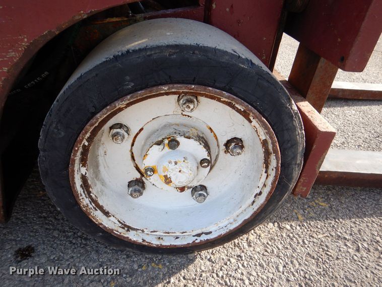 image for item MJ9886 Clark C40B IH40  forklift
