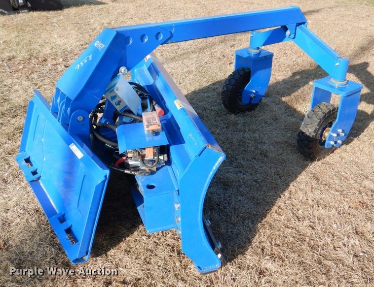 image for item MJ9925 2022 TopCat SSSG72  skid steer grader