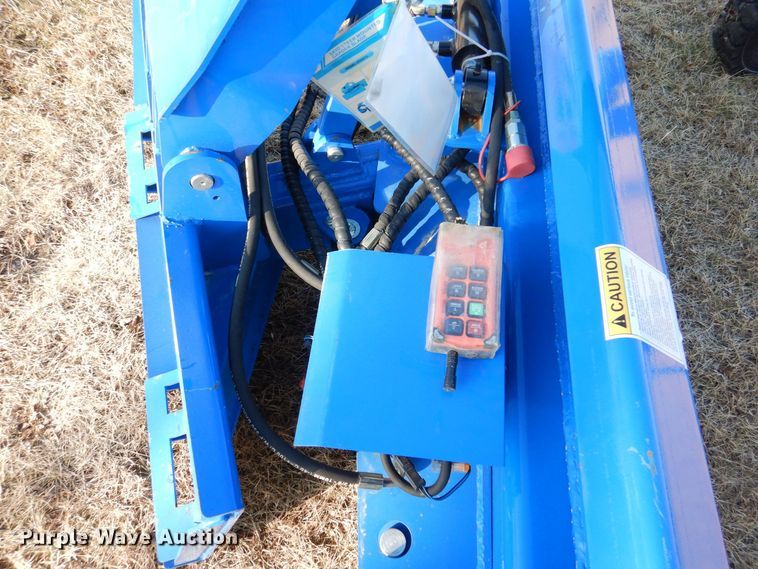 image for item MJ9925 2022 TopCat SSSG72  skid steer grader