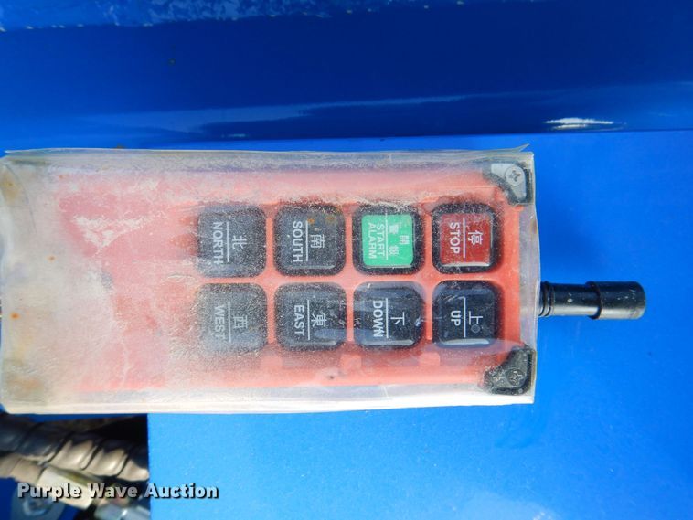 image for item MJ9925 2022 TopCat SSSG72  skid steer grader