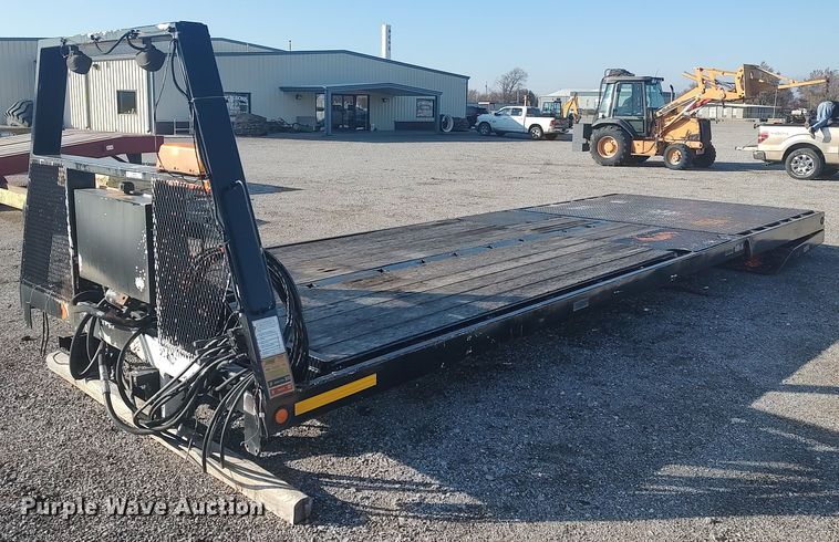 image for item MM9800 Xtreme Manufacturing  hydratail flatbed