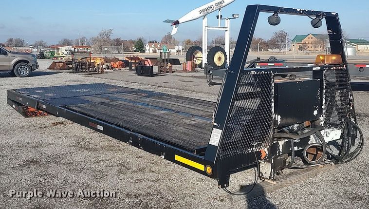 image for item MM9800 Xtreme Manufacturing  hydratail flatbed