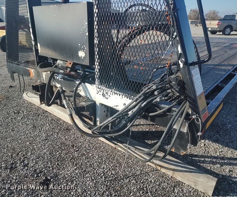 image for item MM9800 Xtreme Manufacturing  hydratail flatbed