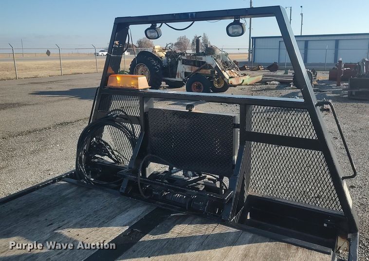 image for item MM9800 Xtreme Manufacturing  hydratail flatbed