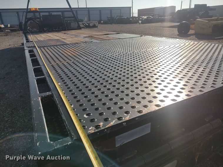 image for item MM9800 Xtreme Manufacturing  hydratail flatbed