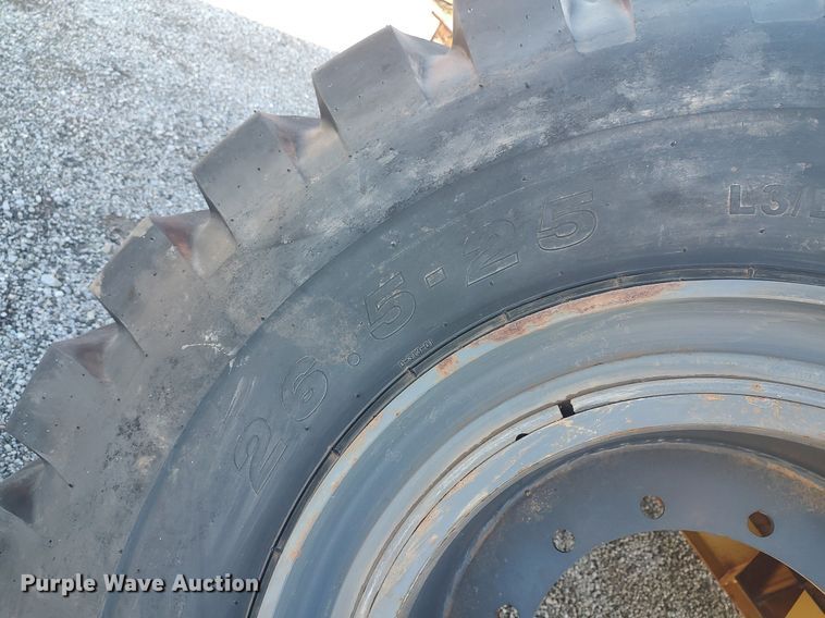 image for item MM9803 Roadstone DL-3  tire and wheel