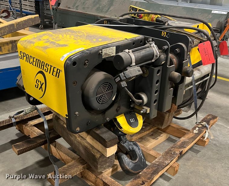 image for item MN9394 2006 R&M  cable hoist