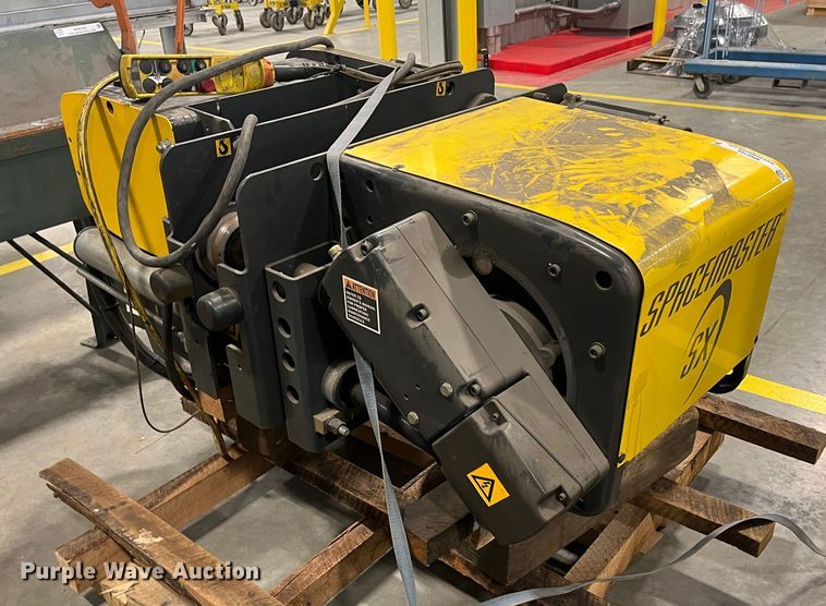 image for item MN9394 2006 R&M  cable hoist