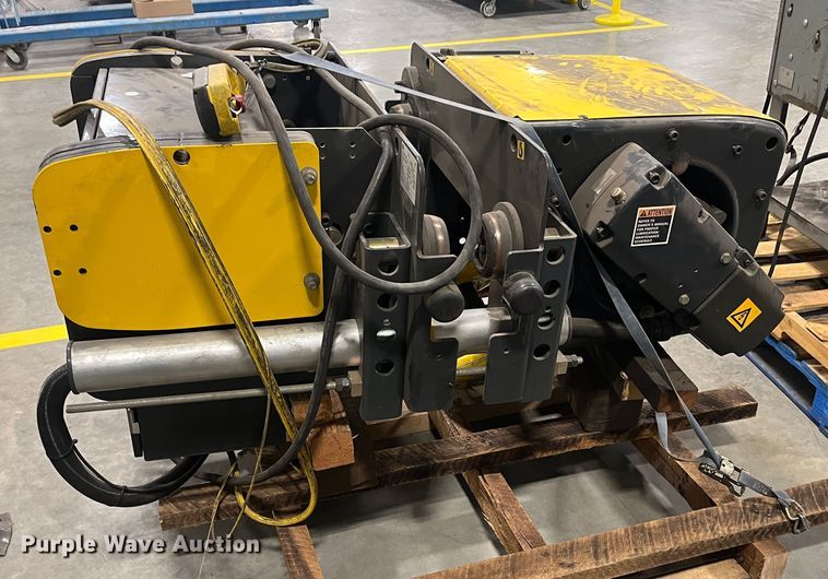 image for item MN9394 2006 R&M  cable hoist