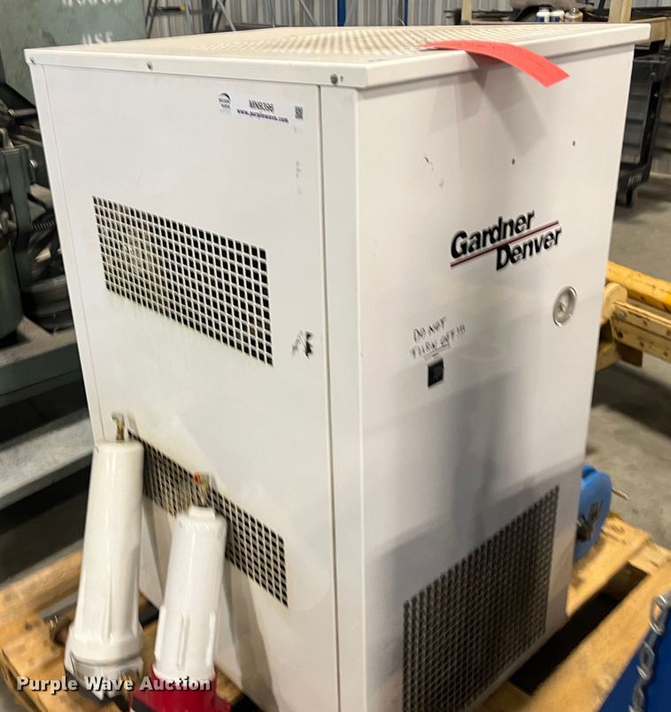 image for item MN9396 2018 Gardner Denver  air dyer