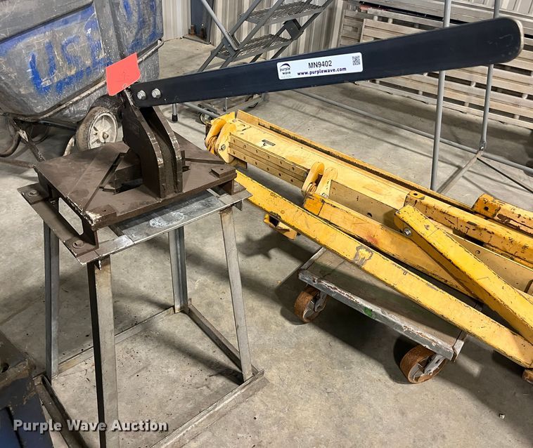 image for item MN9402 Corner notcher