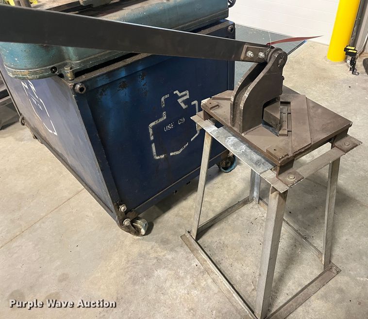 image for item MN9402 Corner notcher