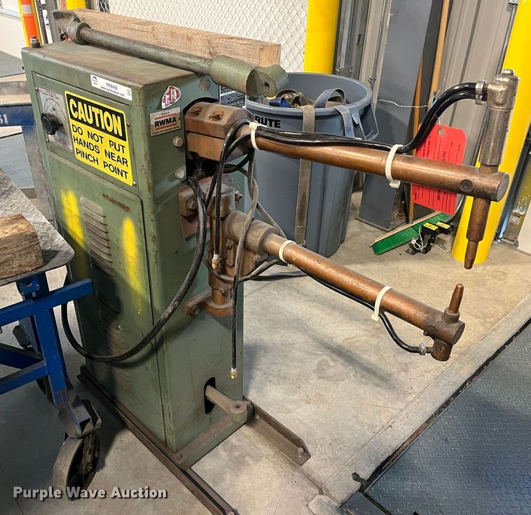 image for item MN9406 Peer FR-410  spot welder