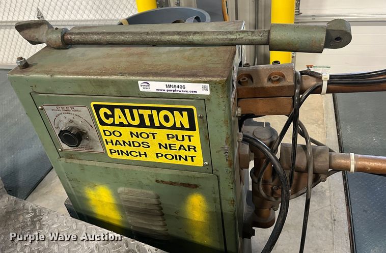 image for item MN9406 Peer FR-410  spot welder