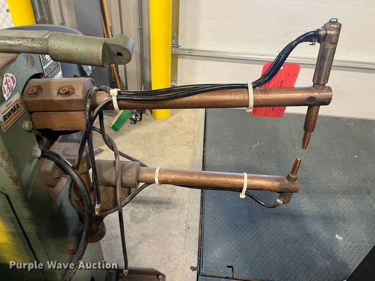 image for item MN9406 Peer FR-410  spot welder