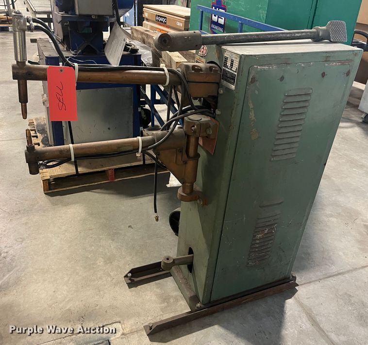 image for item MN9406 Peer FR-410  spot welder