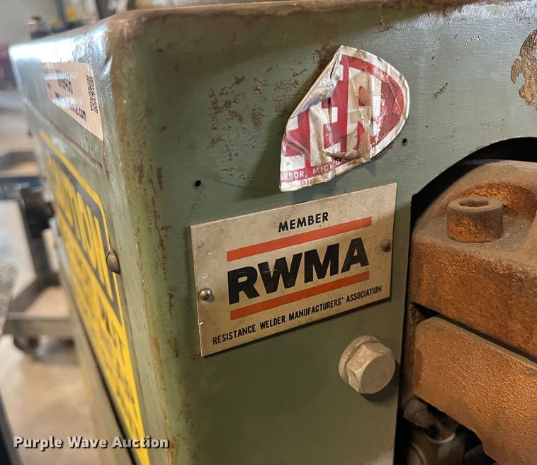 image for item MN9406 Peer FR-410  spot welder