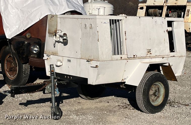 image for item MN9411 Sullair 185  air compressor