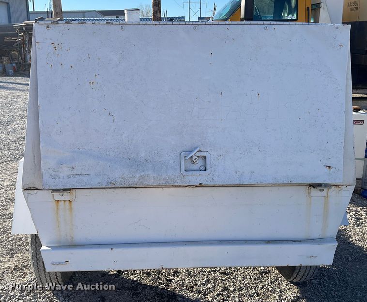 image for item MN9411 Sullair 185  air compressor