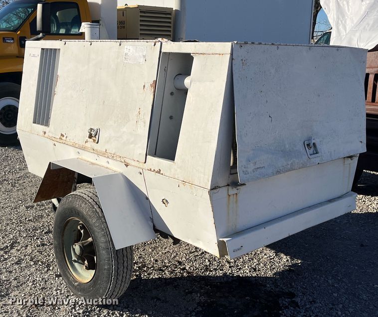 image for item MN9411 Sullair 185  air compressor