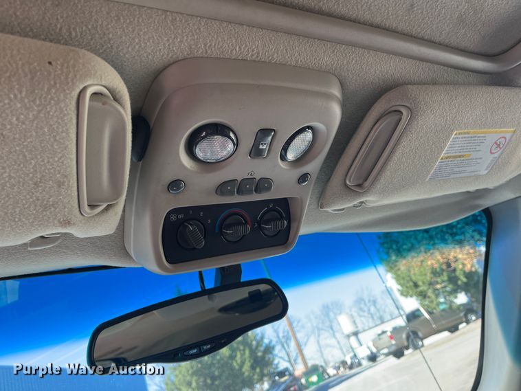 image for item MN9414 2001 GMC Yukon SLE  SUV