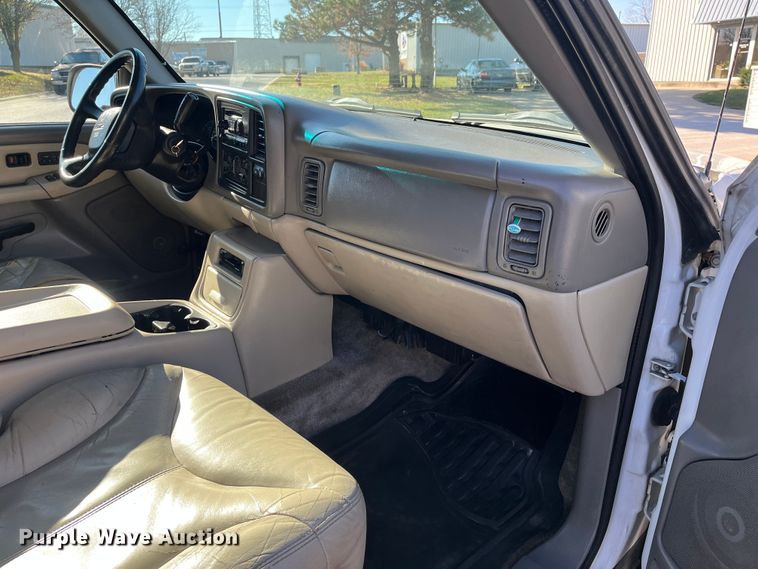 image for item MN9414 2001 GMC Yukon SLE  SUV